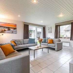  Vakantiehuis De Strandjutter 8 Persons